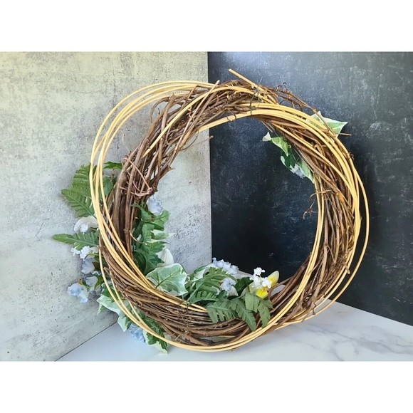 Vintage Spring Lily Wreath - Picture 9 of 10